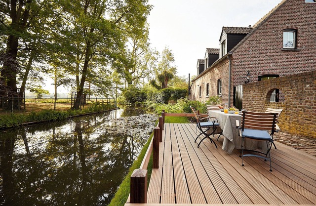 Exclusive vacation villa next to castle d'Erp with spacious private garden and barrel sauna
