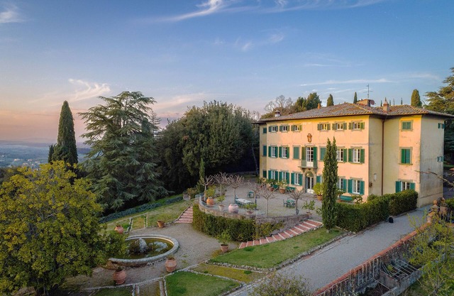 Exclusive Villa 18th century, with pool. Fine winery in Chianti central Tuscany