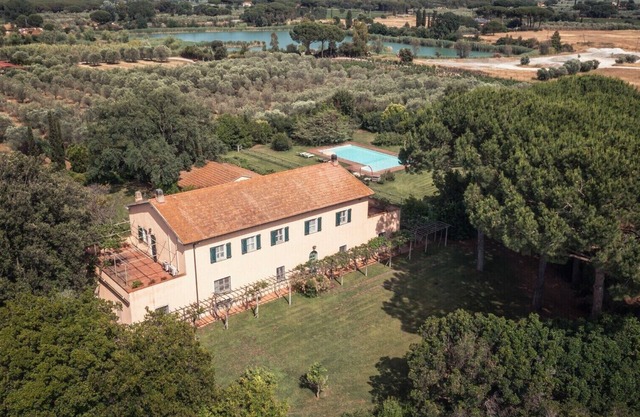 Exclusive villa for families or groups of friends, in Maremma 3 min from the sea