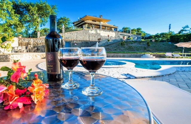 Exclusive villa in Montefiascone -Pool and Jacuzzi