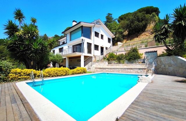 Exclusive villa with private pool near Barcelona