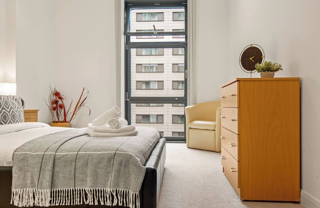 Executive Waterfront Living | South Quay | MySquare Apartments