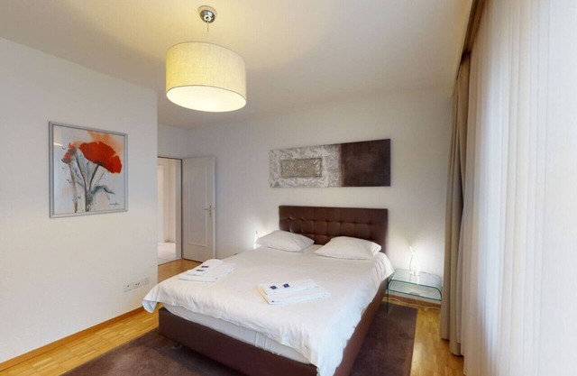 Executive 1BR flat, city center (Hammer 1)