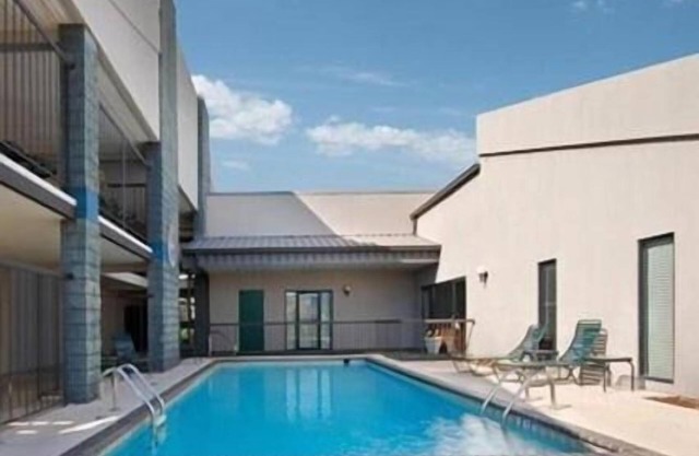 Executive Inn & Suites