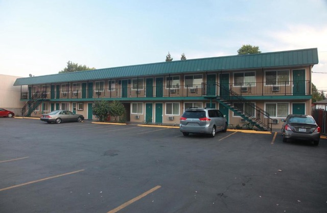 Executive Motel