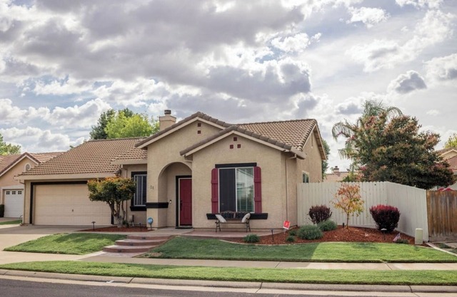 Executive-Style Farmhouse Retreat – Furnished & Perfectly Located in Roseville