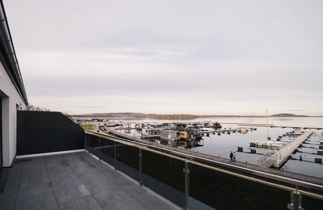 Exklusive Ferienwohnung im Hafen Braunsbedra mit Blick auf den Geiseltalsee