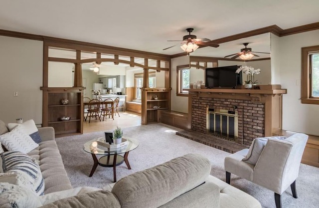 Expansive 3Bed 2Bath Apt in Heart of Des Moines