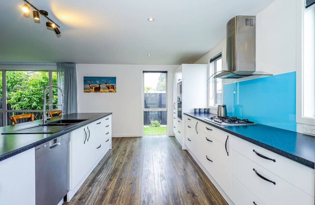 Expansive Family Home | Free Wi-FI | Free Netflix