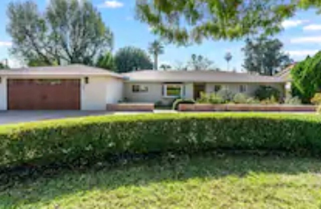 Expansive, welcoming 5-bedroom pool home