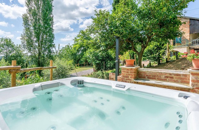 Experience a vacation in Piedmont in this vacation home with panoramic view in Belveglio.