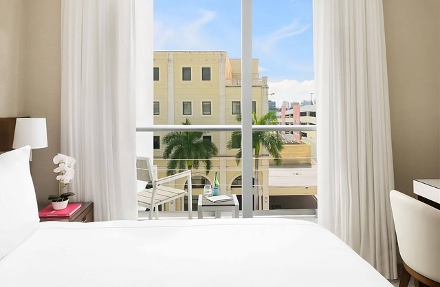 Experience Best of Miami! Minutes from Surfside Park and Surfside Beach, Pool!