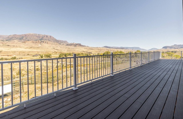 Experience Fall Magic in Wapiti Views Pets