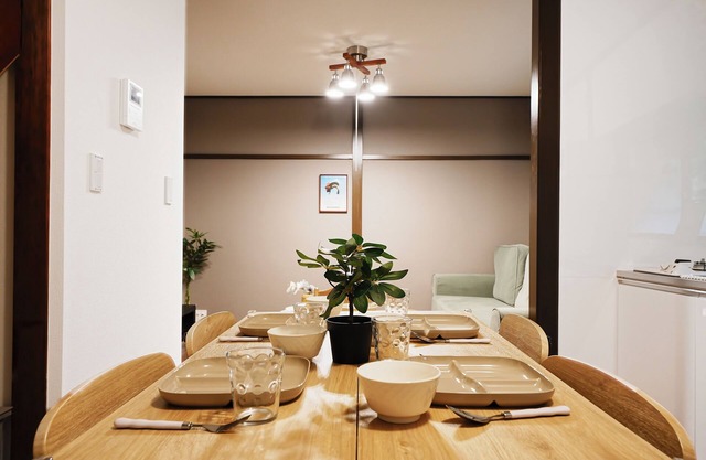 Experience life in a private old private house in the heart of Tokyo｜3 bedrooms, 5 beds｜Excellent access to Akasaka, Roppongi, Ginza, Aoyama, Harajuku, Imperial Palace｜with private workspace