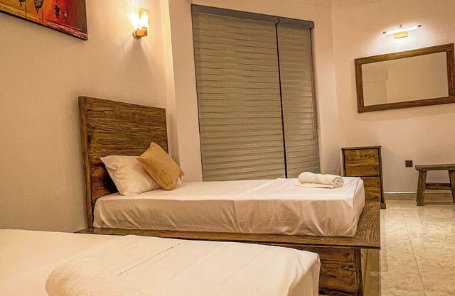Experience Luxury at Rusty Bunk: Your Mountain Retreat Just 2km from Kandy Town!