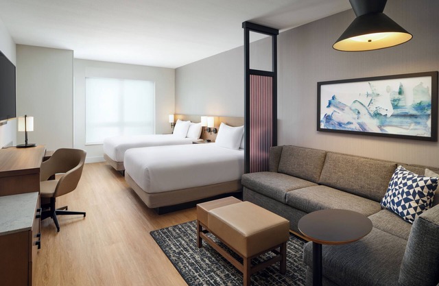 Experience Melbourne! 6 Miles Away from the Beach