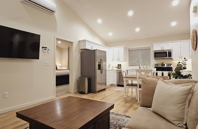 Experience the Charm and Adventure of Snowflake in this new and comfy apartment.