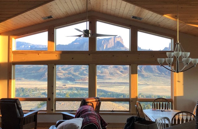 Experience the Magic of Wapiti Valley in Luxury. Stunning Views-East Yellowstone