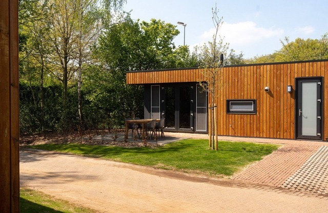 Experience the outdoors in this beautiful, spacious nature cottage!