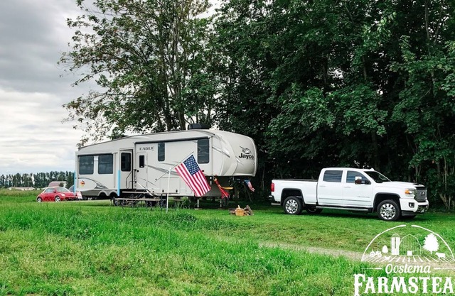 Experience the Serenity of Nature on a Farm