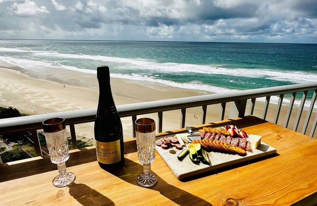 "Experience the Ultimate Beachfront Getaway ! Breathtaking Views!"
