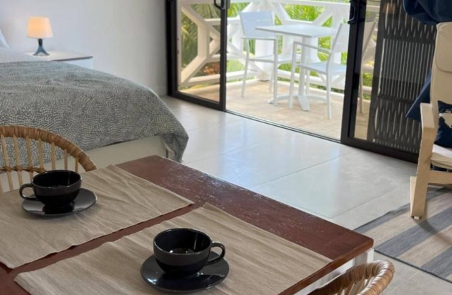Explore Sesel from Naturalis: newly built, best ocean views, pool, lush gardens.
