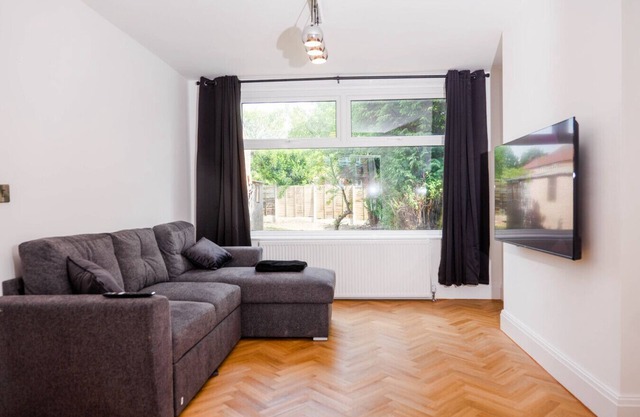 Exquisite 3BD Nordic Retreat - Free Parking