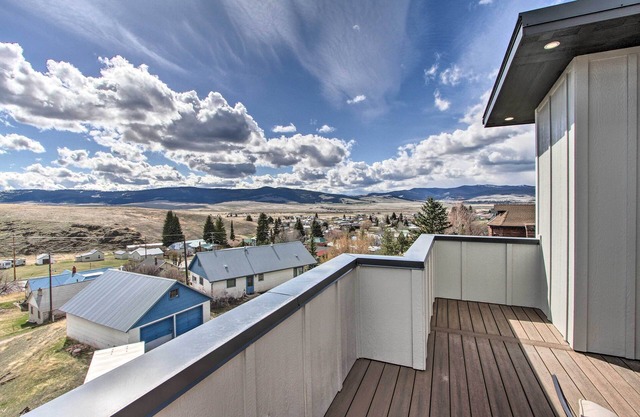 Exquisite Discovery Mtn Home w/Sweeping Views!