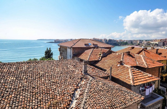 Exquisite French roof studio with sea views