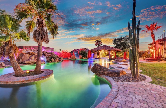 EXQUISITE HOME WITH PRIVACY! Family friendly with huge resort style pool