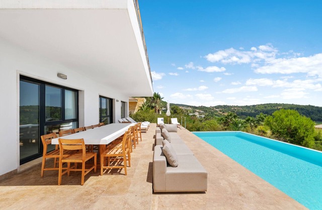 Exquisite Luxury Villa in Sotogrande with magnificent sea views