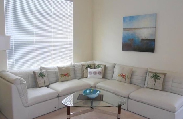 Exquisite Luxury Villa in Marbella, Davenport 5BR / 3.5BA