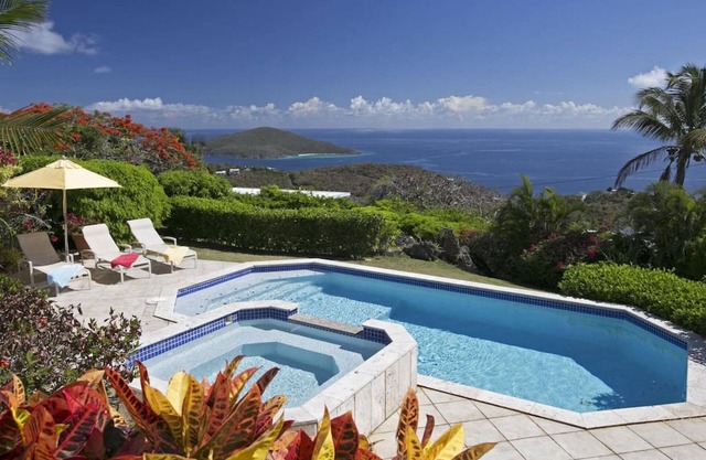 Exquisite, private villa, centrally located and close to world-famous Magen's Bay!
