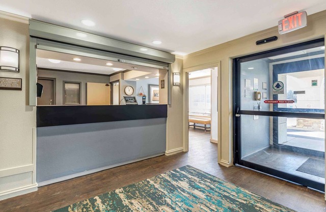Extended Stay America Select Suites Chicago Naperville East