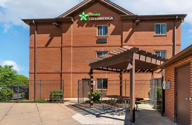 Extended Stay America Select Suites St Louis Earth City