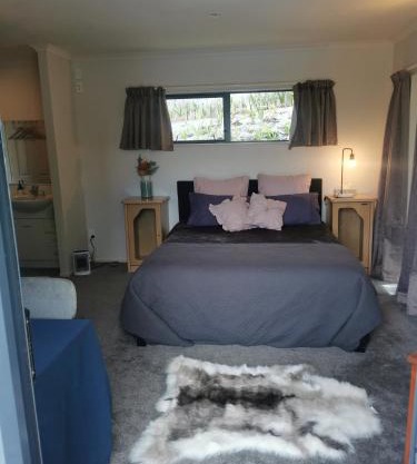 Extra Large Room With Cozy Sofa & Tv