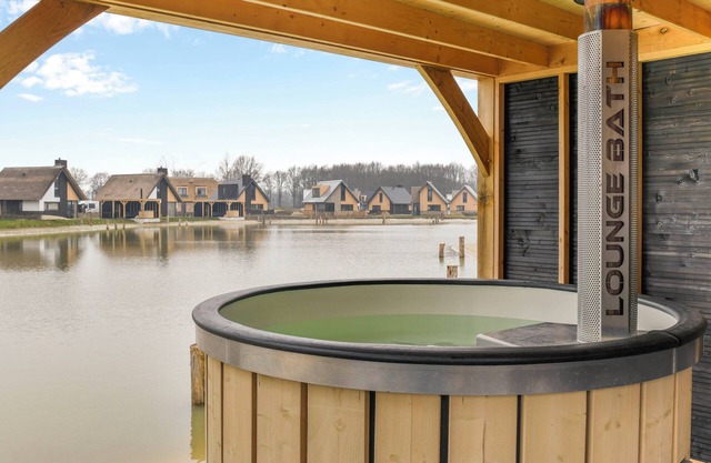 Extra luxury 4-person accommodation in the holiday park Landal Drentse Lagune