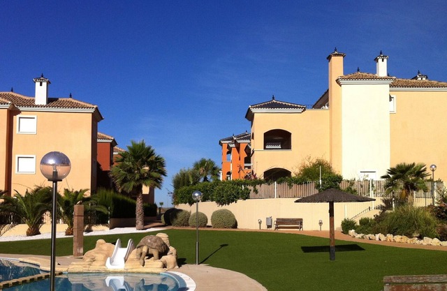 Extremely spacious, modern, 3 double bedroom duplex in peaceful countryside
