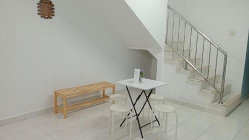 Eyna Homestay