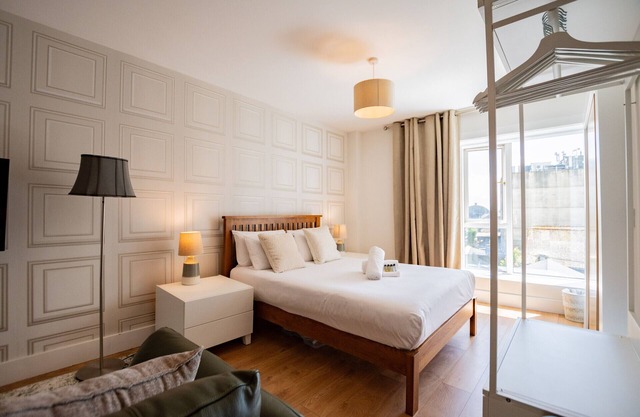 Eyre View Suites - Studio #2 - Sleeps 2