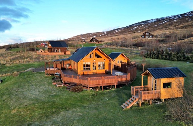 Eys Cabin