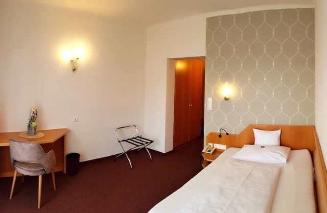 EZ Sonnenseite mit Balkon ab 7 Nächte Frühstück - Hotel-restaurant Teuschler-mogg