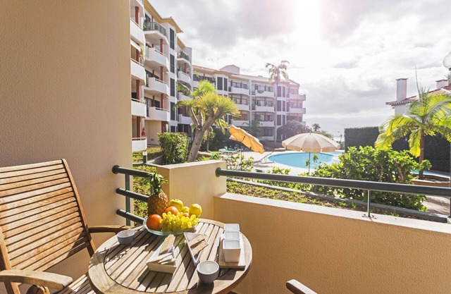 Férias citadinas, Varandas do Funchal I