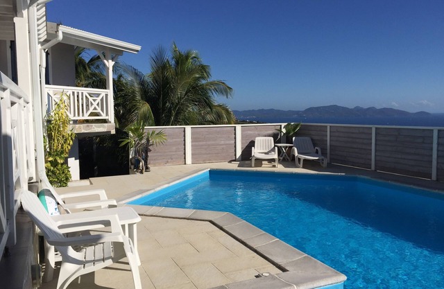 F2 on the ground floor of a contemporary Creole villa