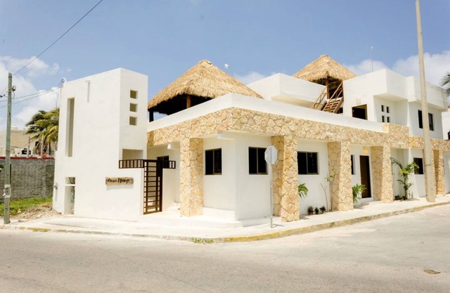 FAB 1 bedroom sleeps 3 by Mango Cafe
