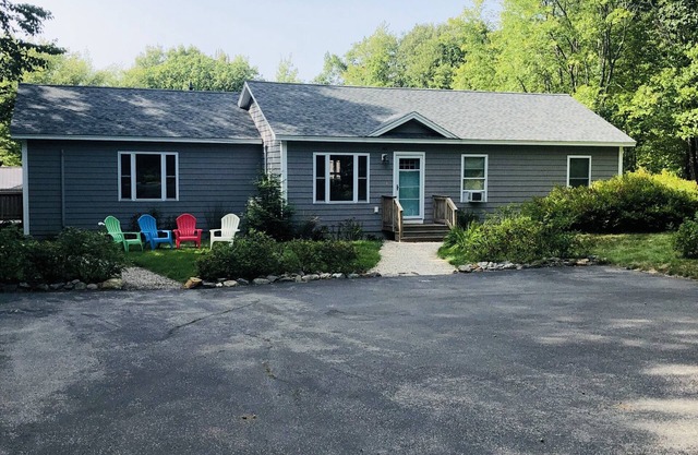 Fab Sunny Kennebunkport home ,7Mins.beach,Openings for Summer 2024, 365 per nite