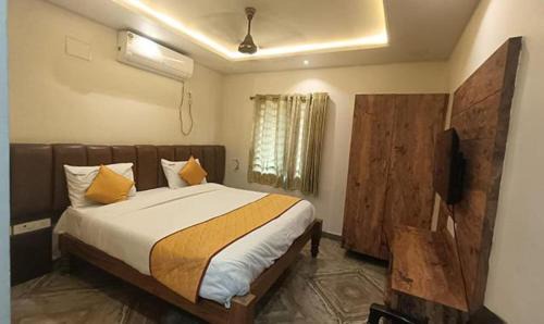 FabHotel Pranavam Residency