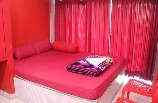 Fabhotel Rose