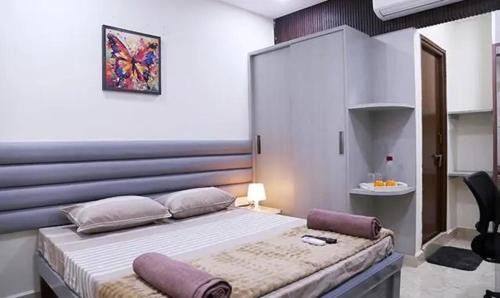 FabHotel Yendluri's Abode
