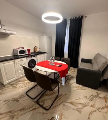 Fabian Apart CenterTown